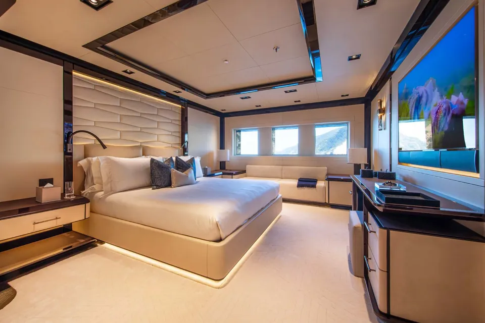 Platinum, 2024 Admiral Custom 78m, photo 12
