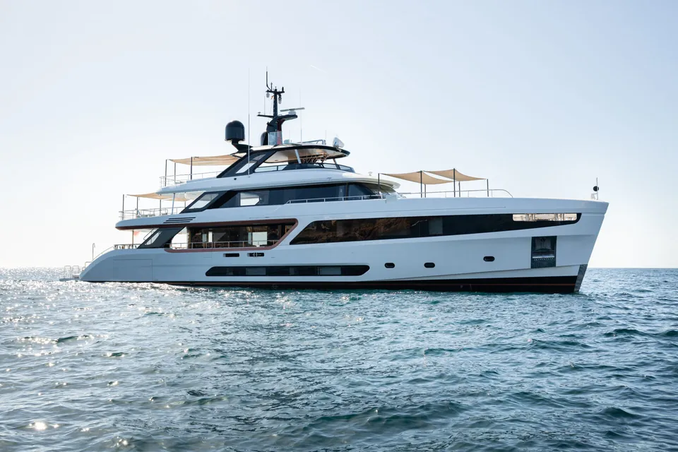 EH2, 2022 Benetti Motopanfilo 37M, photo 1
