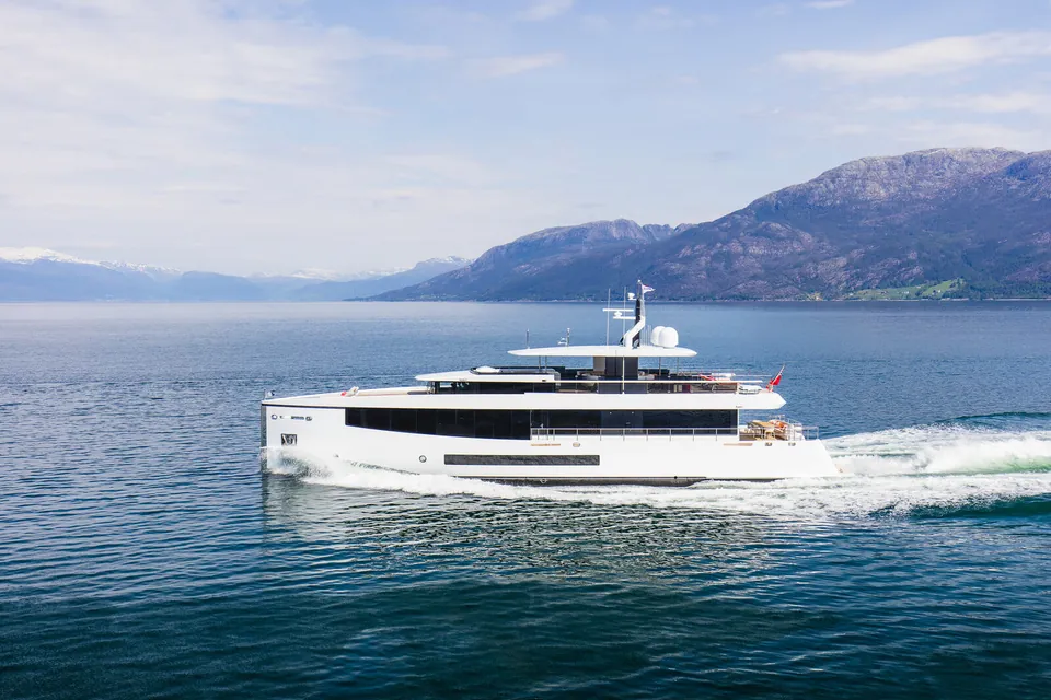 Graycliffs, 2016 Feadship Custom 33m, photo 3