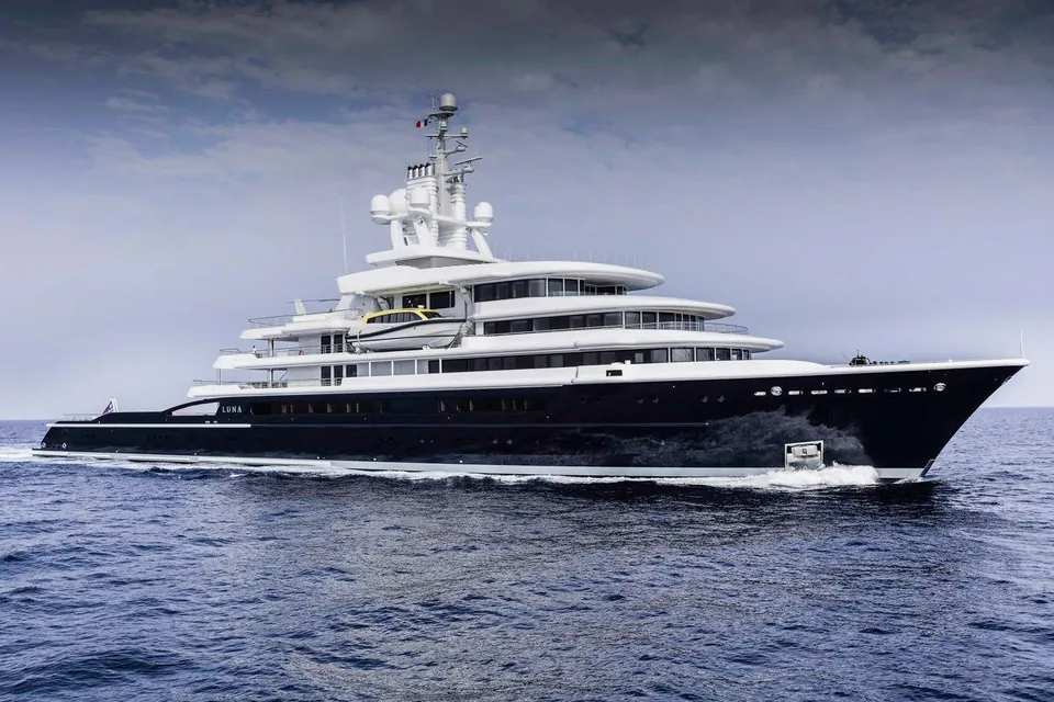 Luna II, 2010 Lloyd Werft Custom 114m, photo 1