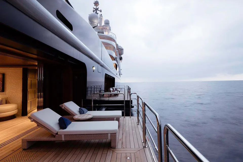 Luna II, 2010 Lloyd Werft Custom 114m, photo 9