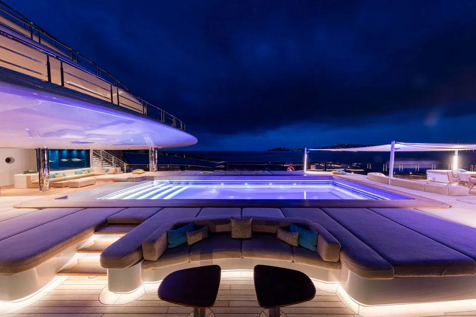 Luna II, 2010 Lloyd Werft Custom 114m, photo 10