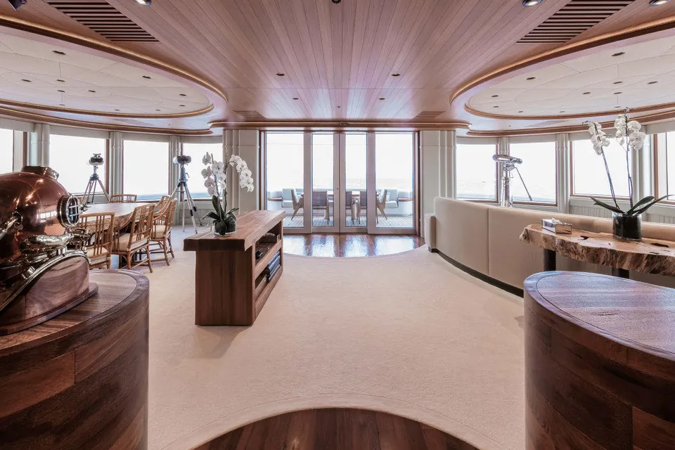 Luna II, 2010 Lloyd Werft Custom 114m, photo 12