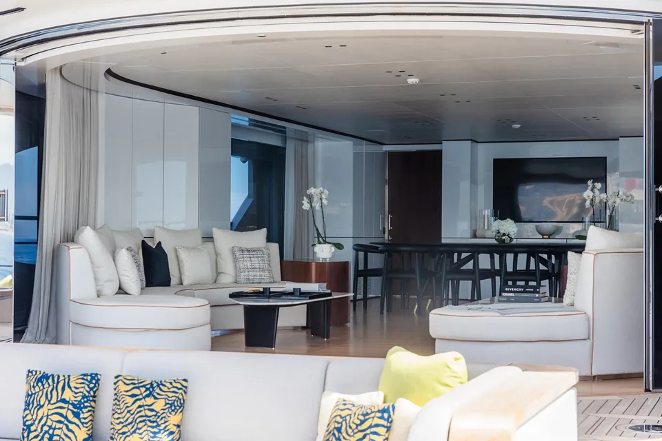 Tosun, 2022 Benetti Oasis 40M, photo 2