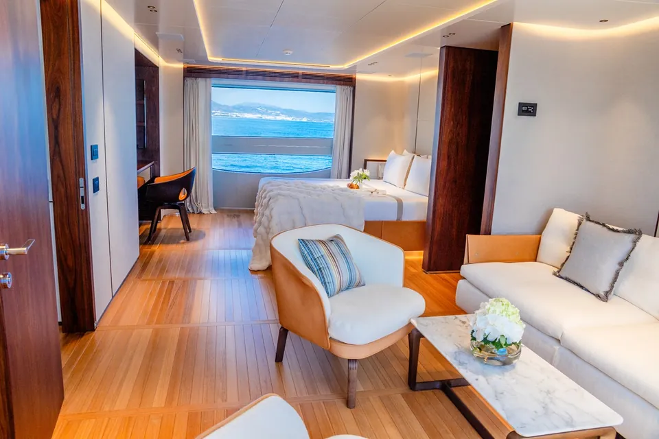 Tosun, 2022 Benetti Oasis 40M, photo 4