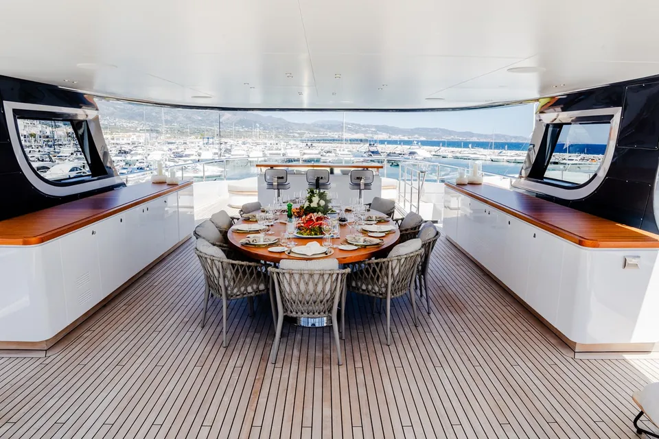 Tosun, 2022 Benetti Oasis 40M, photo 10