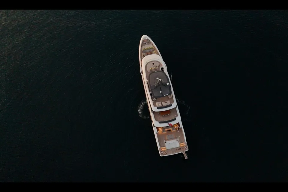 Tosun, 2022 Benetti Oasis 40M, photo 11