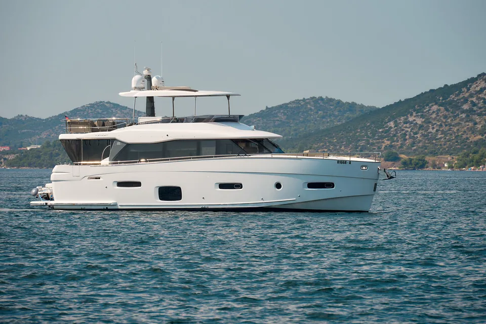 Santa Maria II, 2018 Azimut Magellano 66, photo 1