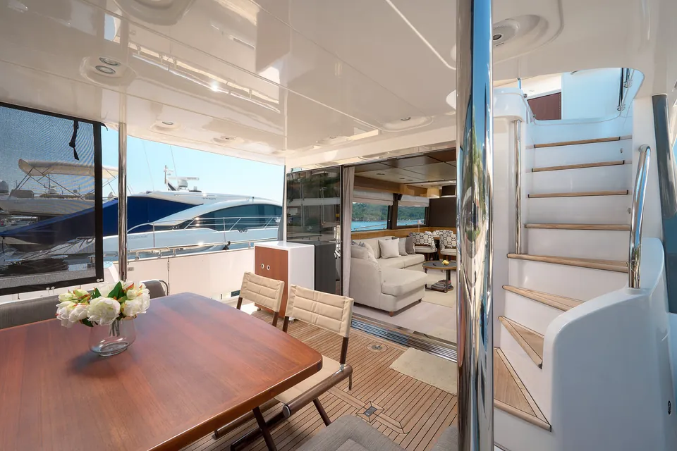 Santa Maria II, 2018 Azimut Magellano 66, photo 2