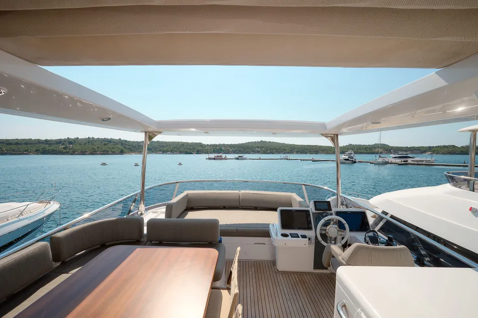 Santa Maria II, 2018 Azimut Magellano 66, photo 7