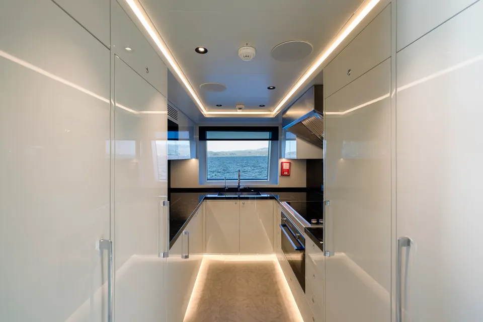 H2O, 2023 Alpha Custom Yachts Spritz 116, photo 10