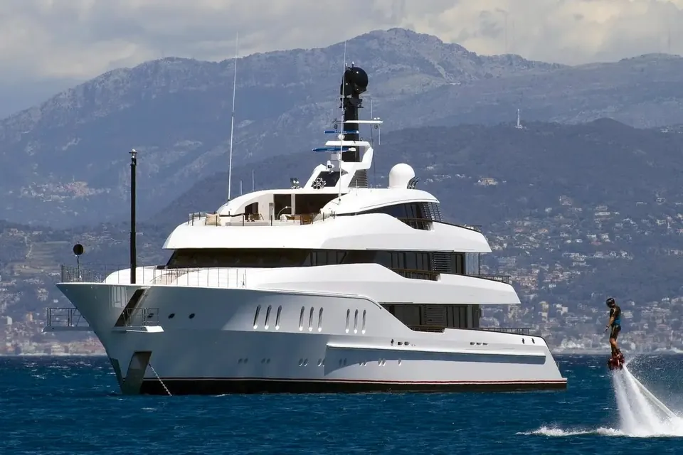 Hampshire, 2016 Feadship Custom, photo 7