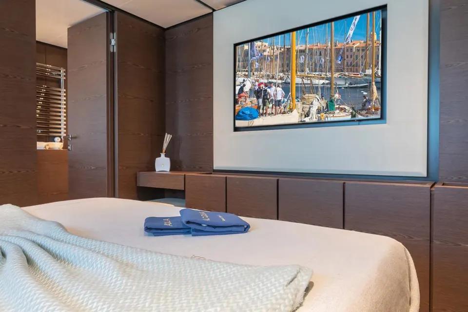 Acqua, 2020 Custom Line Navetta 33, photo 5
