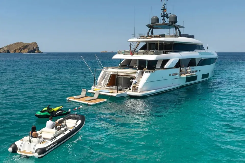 Acqua, 2020 Custom Line Navetta 33, photo 14