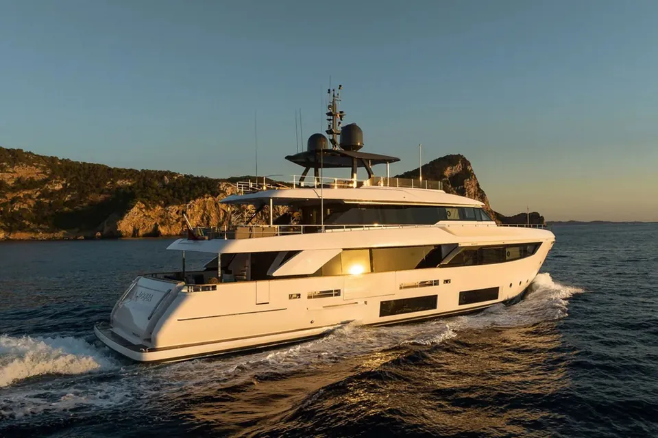 Acqua, 2020 Custom Line Navetta 33, photo 15