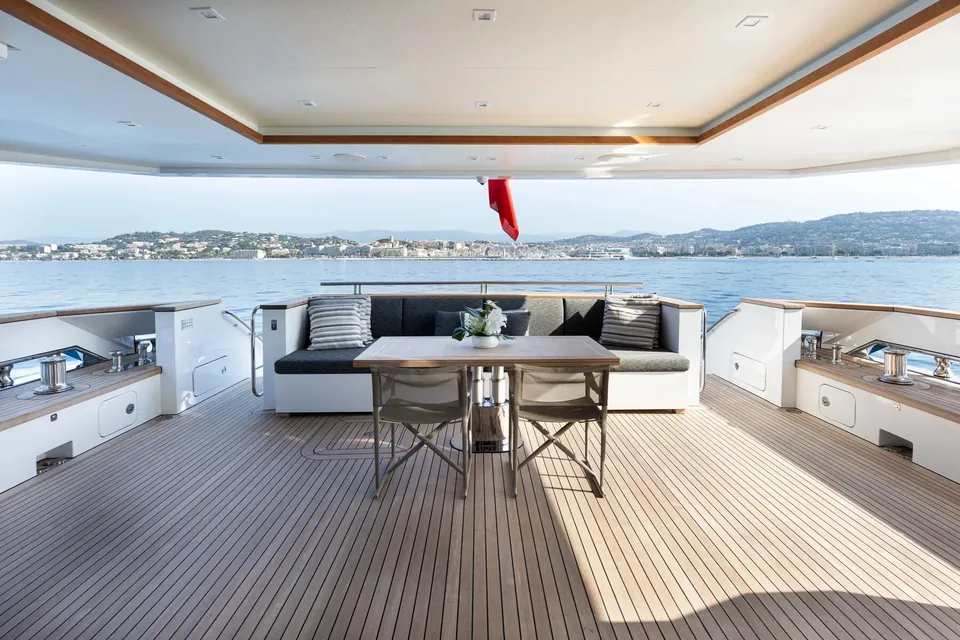 Next, 2015 Columbus Yachts 40M Sport Hybrid, photo 6