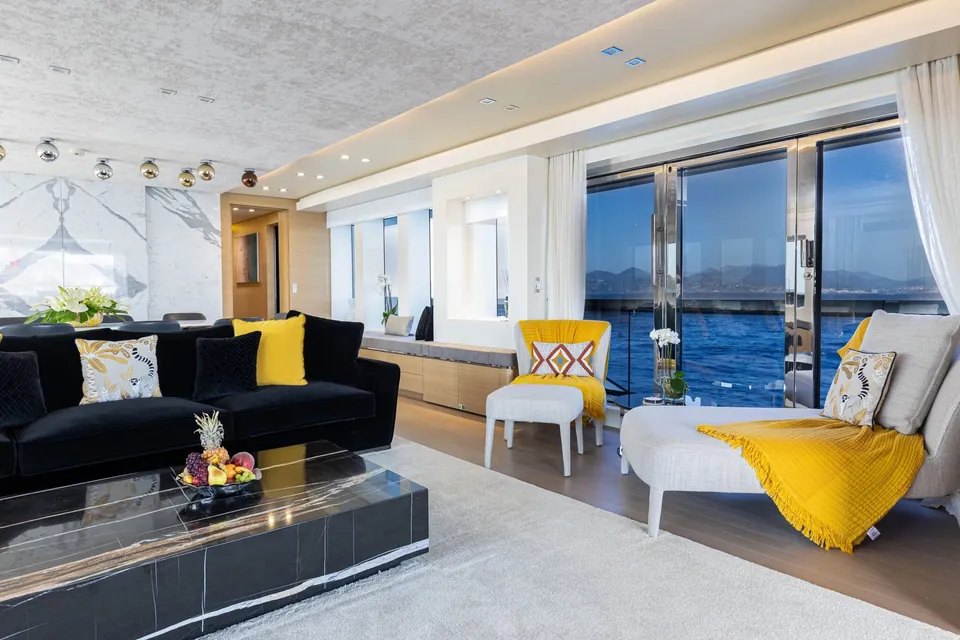 Next, 2015 Columbus Yachts 40M Sport Hybrid, photo 14