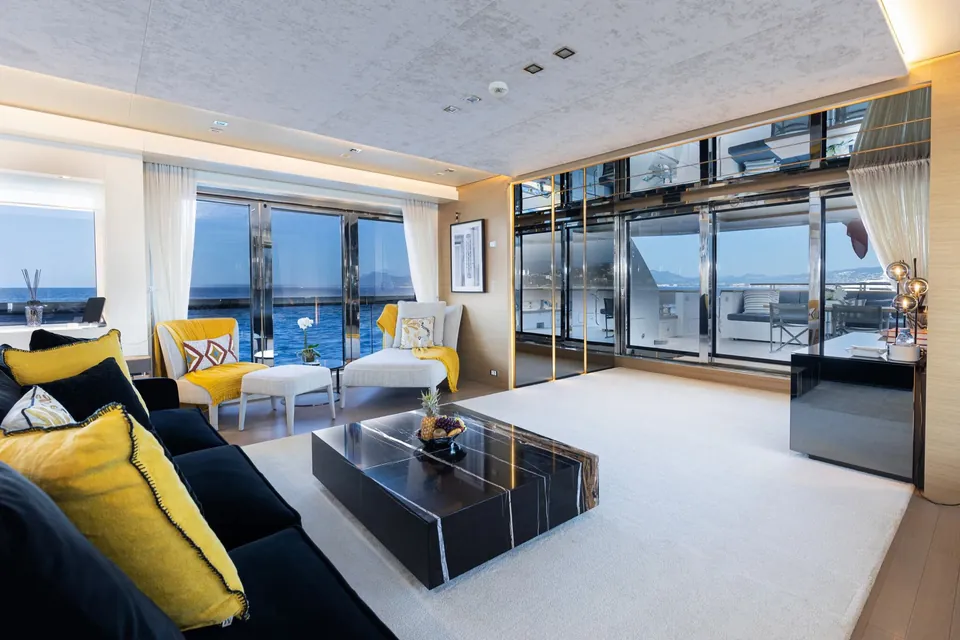 Next, 2015 Columbus Yachts 40M Sport Hybrid, photo 16