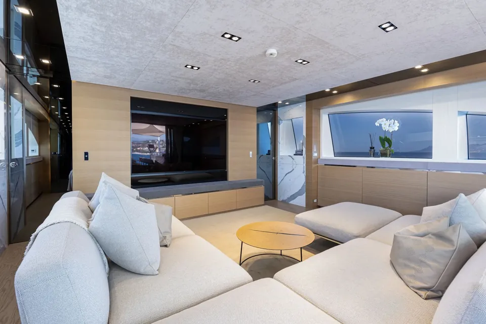 Next, 2015 Columbus Yachts 40M Sport Hybrid, photo 23