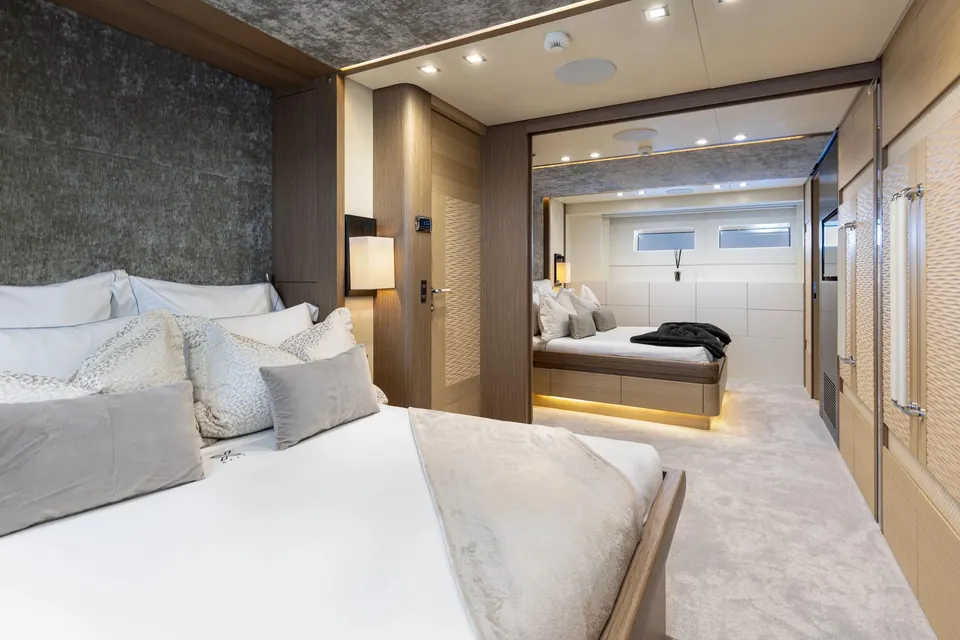 Next, 2015 Columbus Yachts 40M Sport Hybrid, photo 28