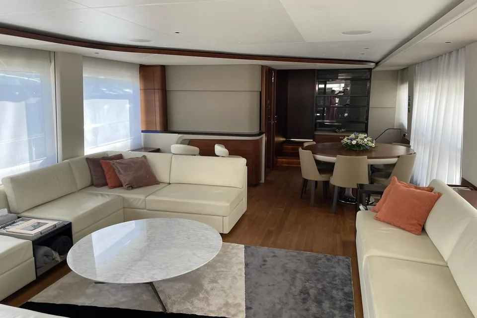 2020 Princess Y85, photo 3