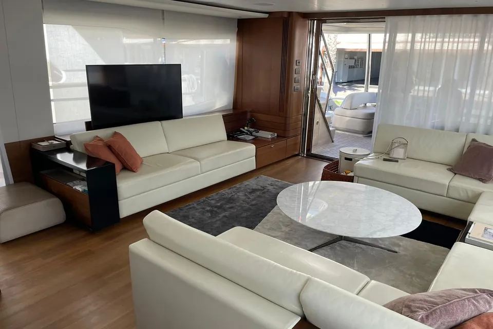 2020 Princess Y85, photo 4