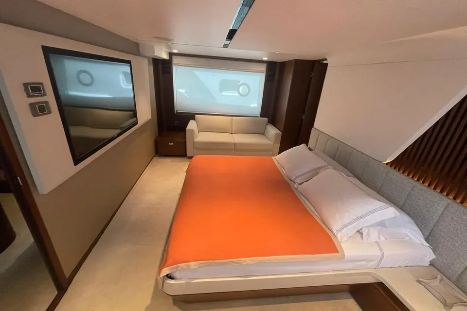 2020 Princess Y85, photo 5