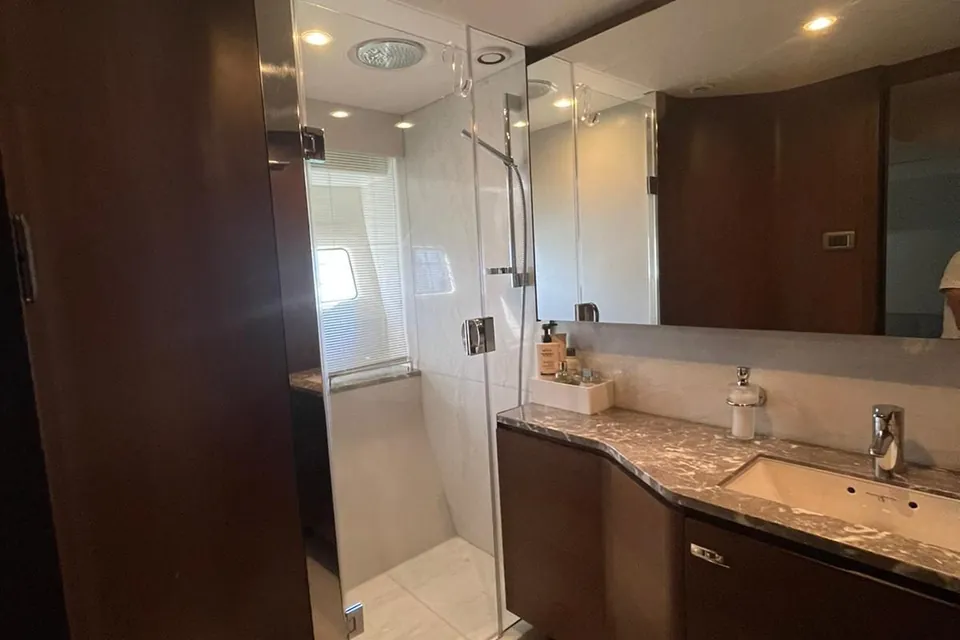 2020 Princess Y85, photo 10