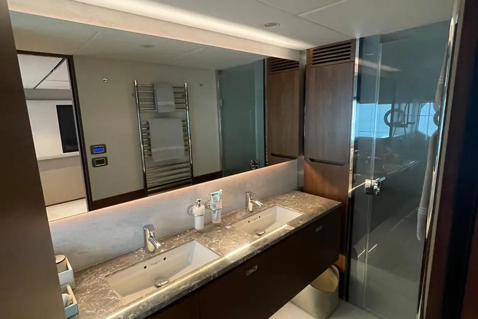 2020 Princess Y85, photo 11