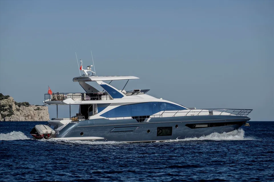 Celebrate Life, 2022 Azimut Fly 72, photo 3