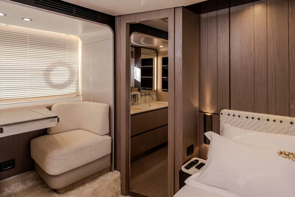 Celebrate Life, 2022 Azimut Fly 72, photo 9