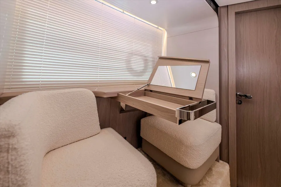 Celebrate Life, 2022 Azimut Fly 72, photo 11