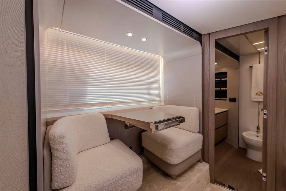 Celebrate Life, 2022 Azimut Fly 72, photo 12