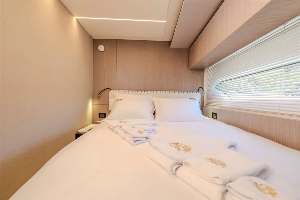Celebrate Life, 2022 Azimut Fly 72, photo 14