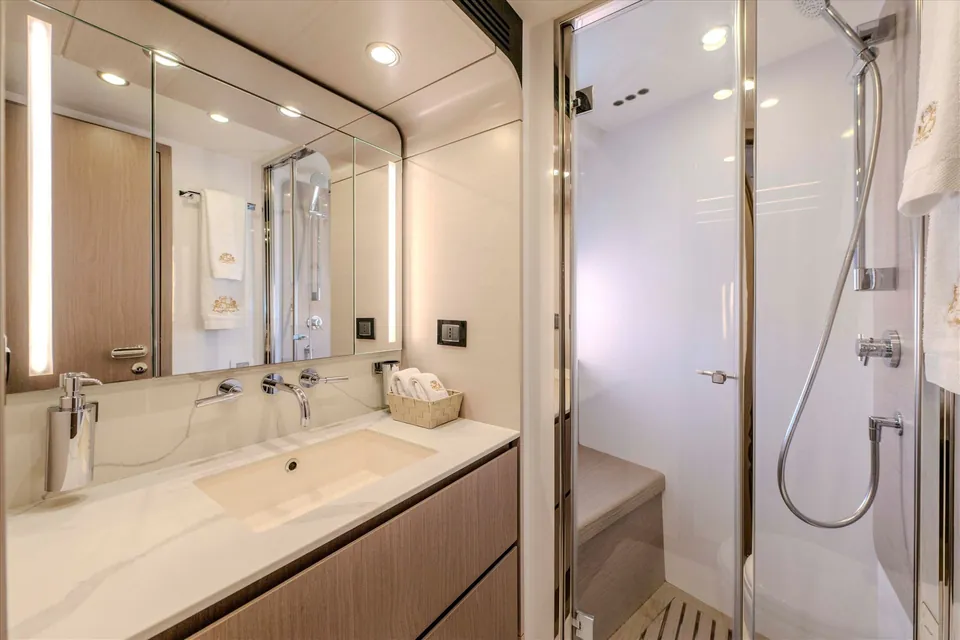 Celebrate Life, 2022 Azimut Fly 72, photo 25
