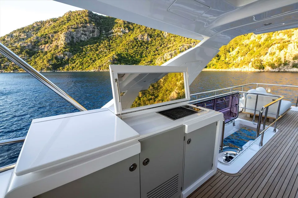 Celebrate Life, 2022 Azimut Fly 72, photo 33