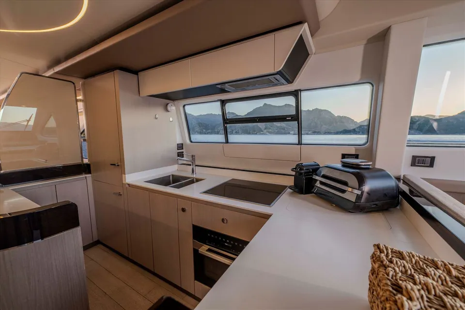 Celebrate Life, 2022 Azimut Fly 72, photo 37