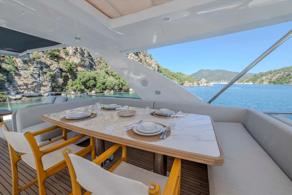 Celebrate Life, 2022 Azimut Fly 72, photo 42