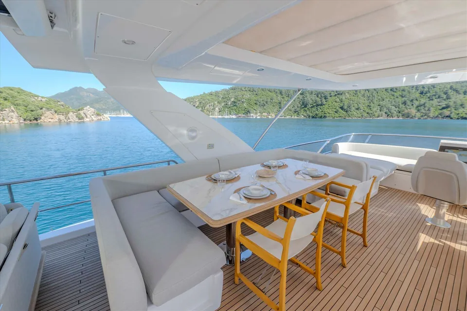 Celebrate Life, 2022 Azimut Fly 72, photo 44