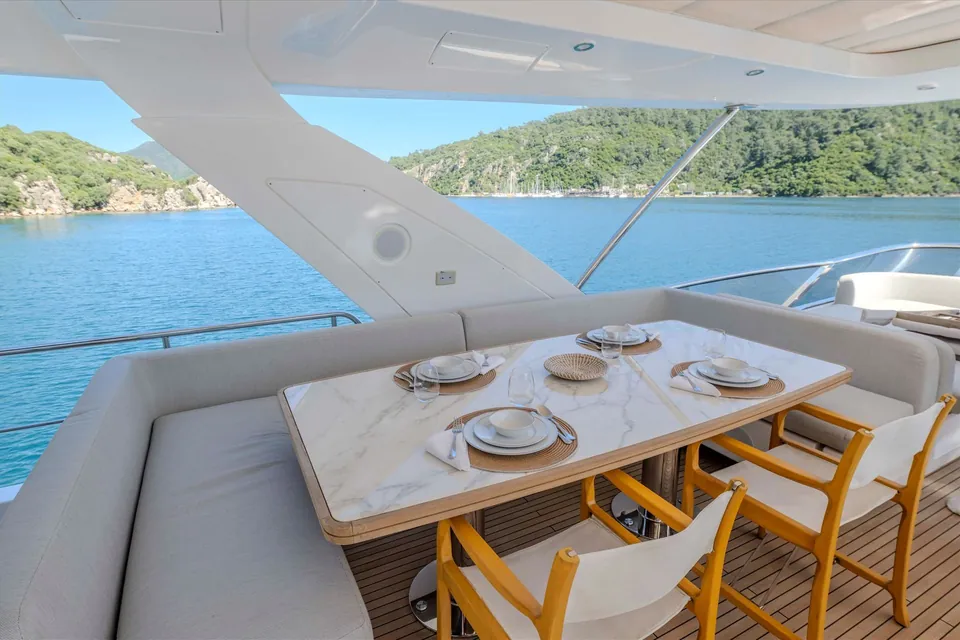 Celebrate Life, 2022 Azimut Fly 72, photo 45