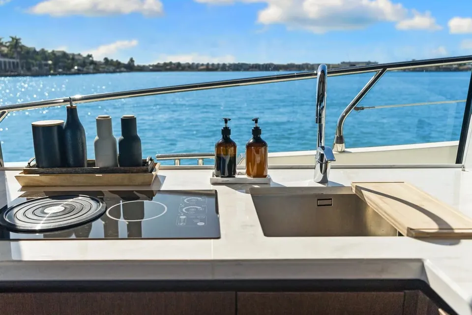 Time 4 U, 2020 Galeon 680 Flybridge, photo 34