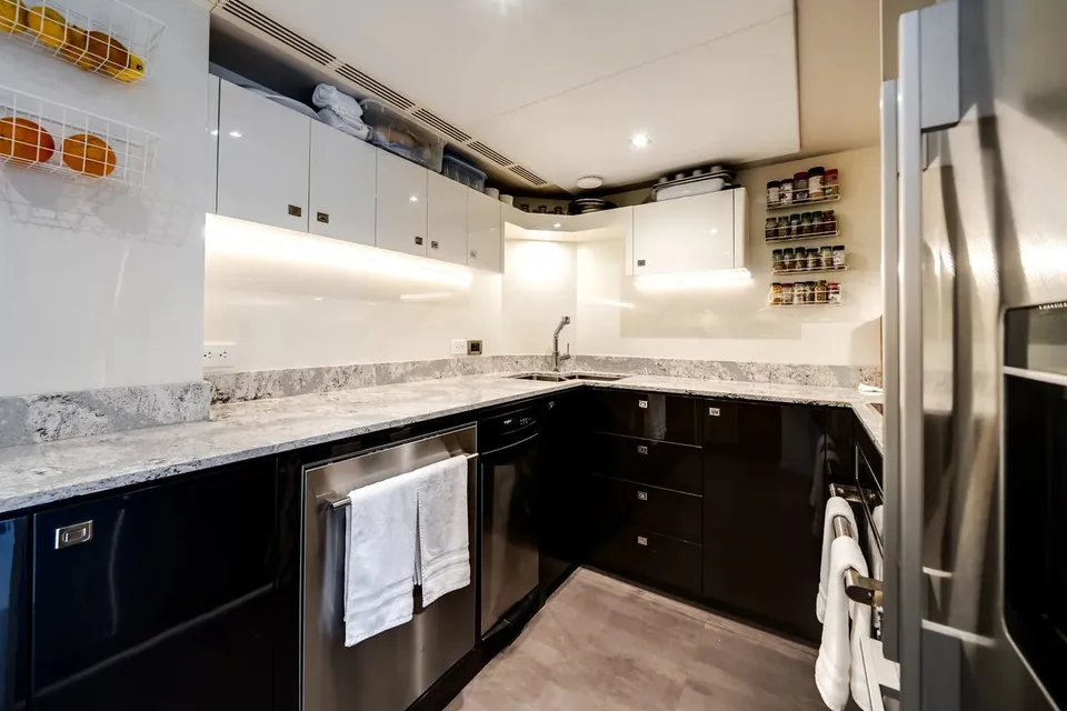 South C's, 2023 Ocean Alexander 27R, photo 124