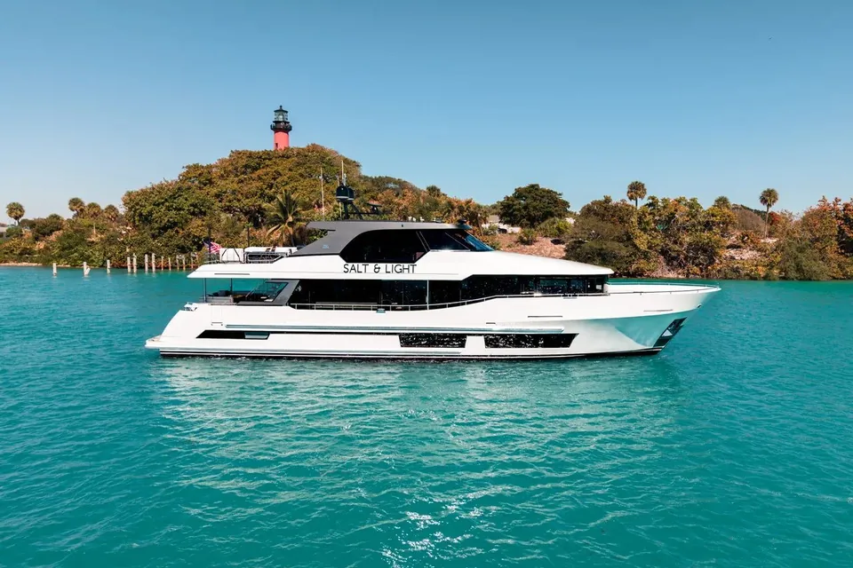 Salt & Light, 2025 Ocean Alexander 28L, photo 1