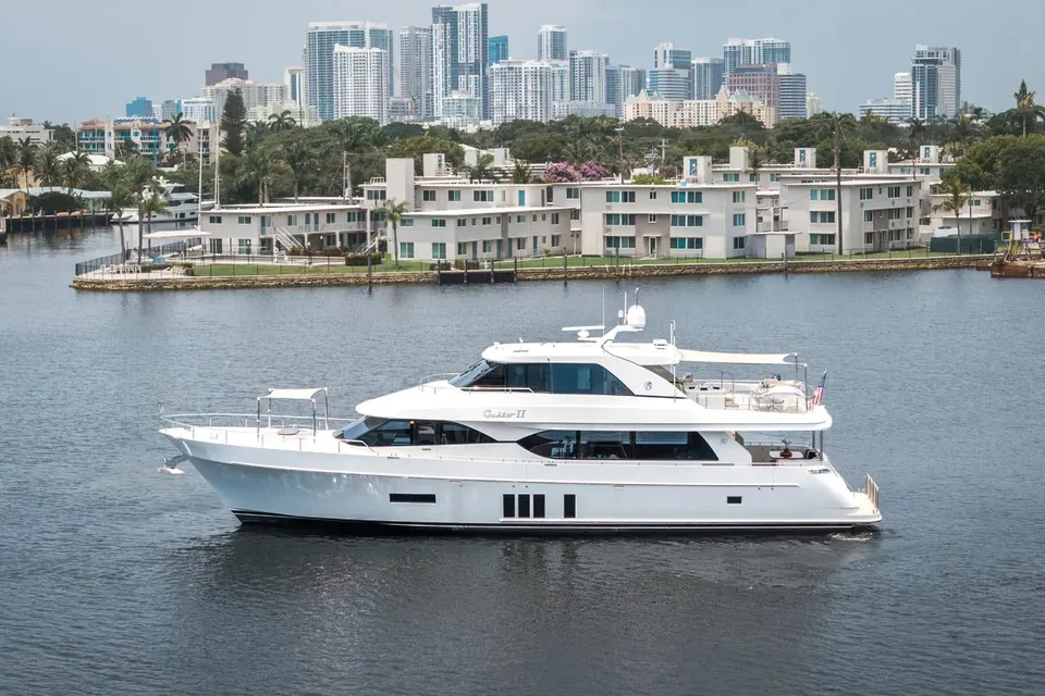 Gusto II, 2016 Ocean Alexander 90 Sky Lounge, photo 1