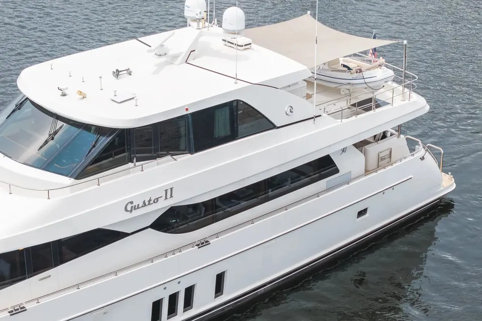 Gusto II, 2016 Ocean Alexander 90 Sky Lounge, photo 3