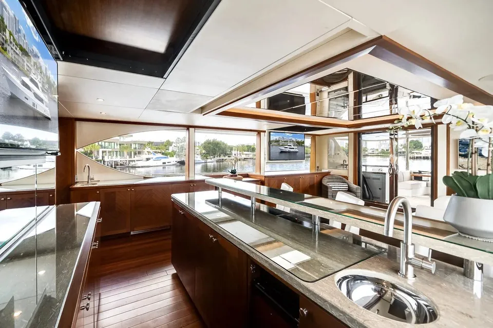 Gusto II, 2016 Ocean Alexander 90 Sky Lounge, photo 20