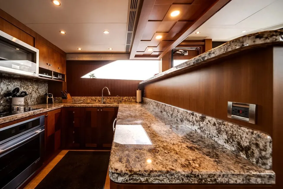 Gusto II, 2016 Ocean Alexander 90 Sky Lounge, photo 23