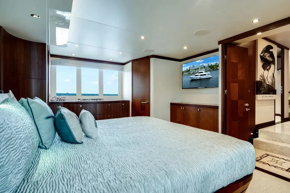 Gusto II, 2016 Ocean Alexander 90 Sky Lounge, photo 32