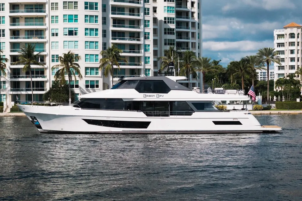 Carbon Copy, 2022 Ocean Alexander 32L, photo 2
