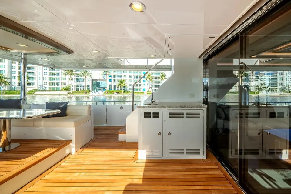 Carbon Copy, 2022 Ocean Alexander 32L, photo 10